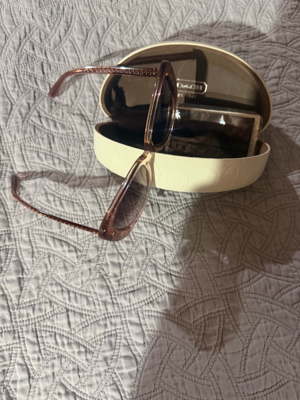 Coach Women’s Purple Gradient Sunglasses with Cream Logo Case - Picture 2 of 7